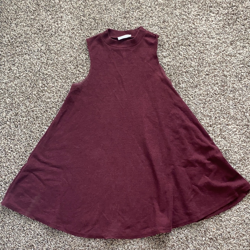 Sleeveless high neck Maroon Dress